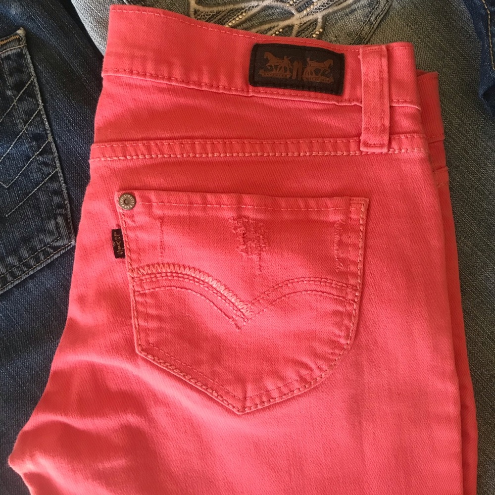 Women’s Pink Levi’s Jeans 524 too superlow rider